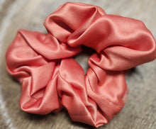 Load image into Gallery viewer, Shiney satin