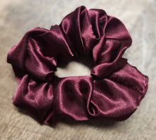 Load image into Gallery viewer, Shiney satin