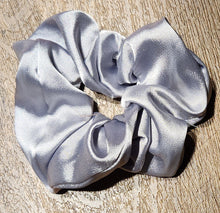 Load image into Gallery viewer, Shiney satin