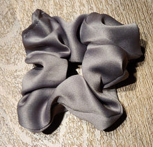 Load image into Gallery viewer, Shiney satin