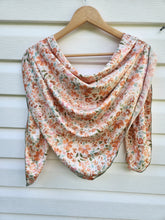 Load image into Gallery viewer, Sweet Floral
