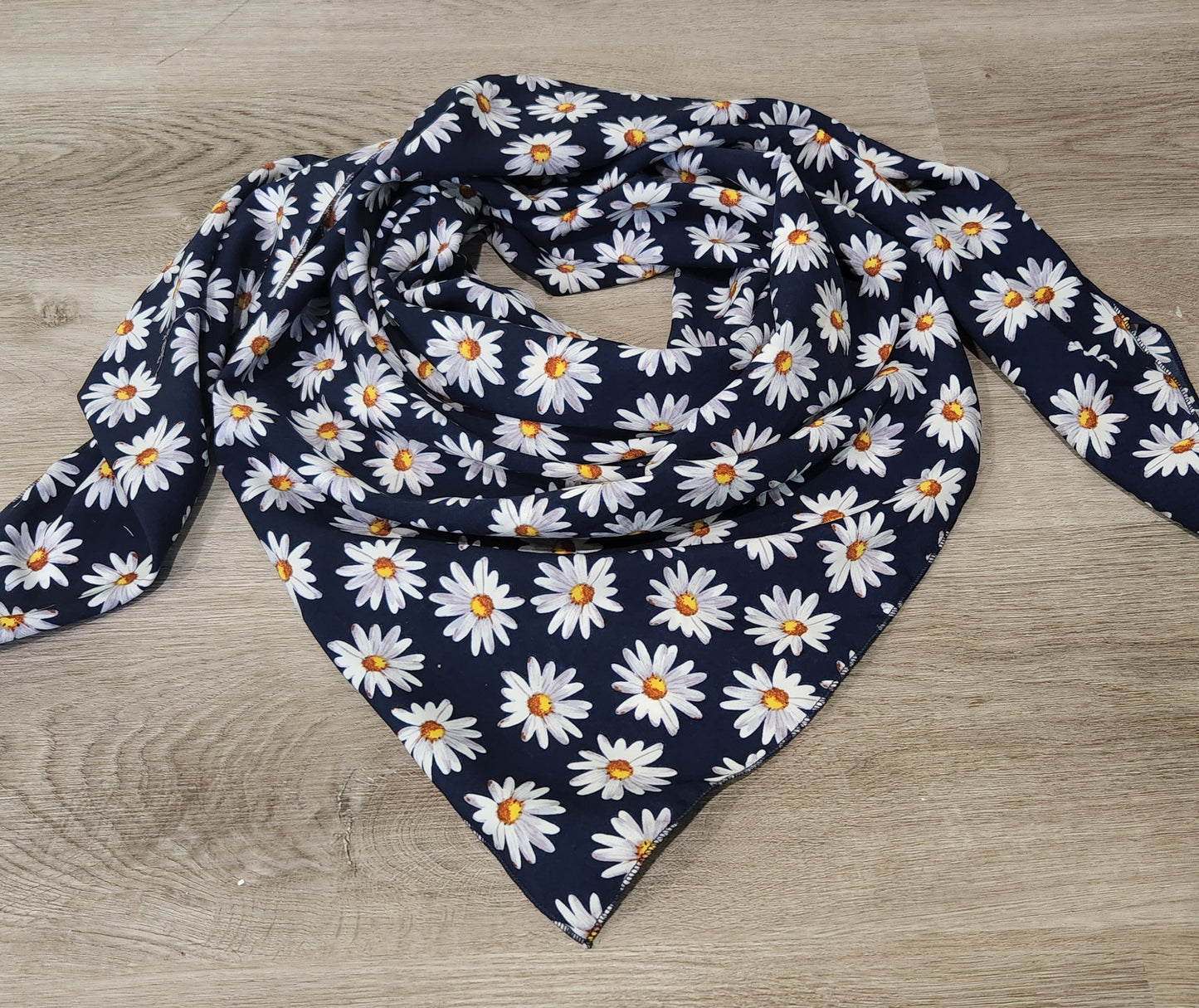 Navy Daisy