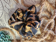 Load image into Gallery viewer, Leopards
