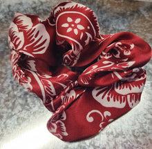 Load image into Gallery viewer, Floral Scrunchies
