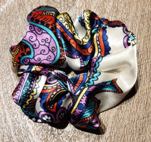 Load image into Gallery viewer, Paisleys

